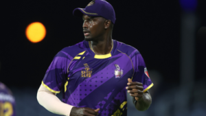 MLC 2025: Bizarre Cricket Moment - Holder's Stunner Fails to Dislodge Bail, Shayan Jahangir Survives