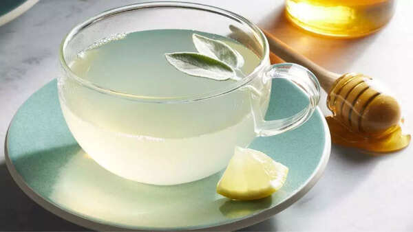 Sage tea for throat and brain health